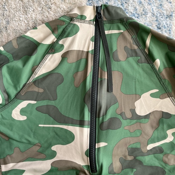 Madewell Rash Guard - Picture 4 of 6